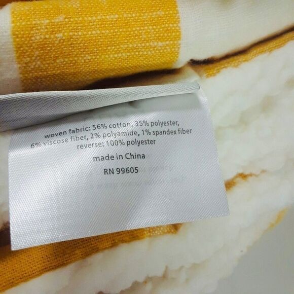 RAE DUNN ‘HELLO FALL’ Sherpa Throw Blanket. - Picture 8 of 8